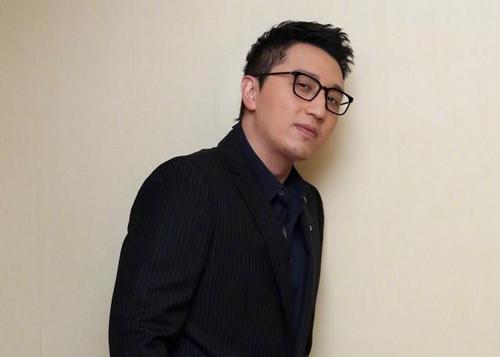 �������¼��ͻ���ʲô��ϵ�������� ƵƵ�յ����ſ��˭�ĵ���ɶ