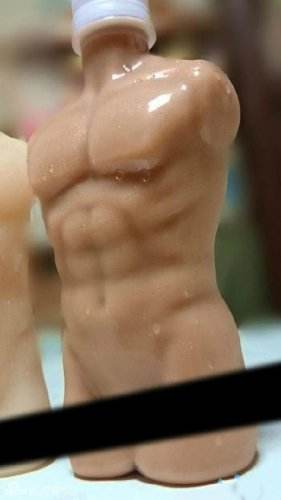 �ձ��������ϱ���������������� Ů��˺��ƿ�Ӱ�װ�ú��߰�ͼƬ