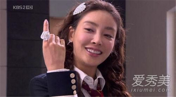 ��������Ȧ�����¼�Ů������������˭ ������ЩŮ����ô����