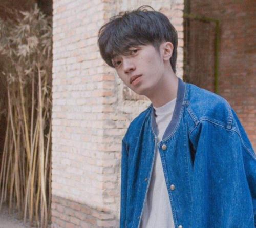 ������Ϊʲô�ǵ�ʿ rapper�����������˸������ϼ������Ǯ��