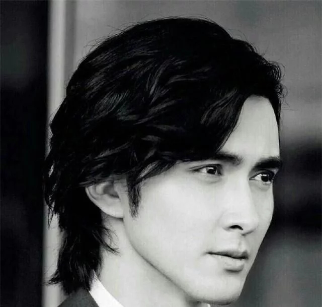 ��ΰ��������ϼ�鼰���۶����� ��ΰ��������˭�����������