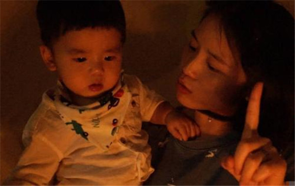 ��Ӣ�������۶���Ϊʲô������ ��Ӣ������ĸͼƬ�ع�������һ��