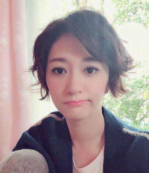 李小冉鄢颇为何分手 李小冉不堪回首狗血情史和鄢颇梅婷三角关系