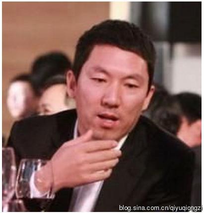李小冉鄢颇为何分手 李小冉不堪回首狗血情史和鄢颇梅婷三角关系