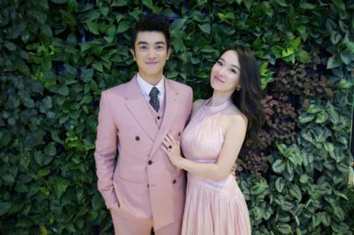 杜江拿什么养霍思燕和霍思燕谁更有钱 杜江现在靠霍思燕养吃软饭