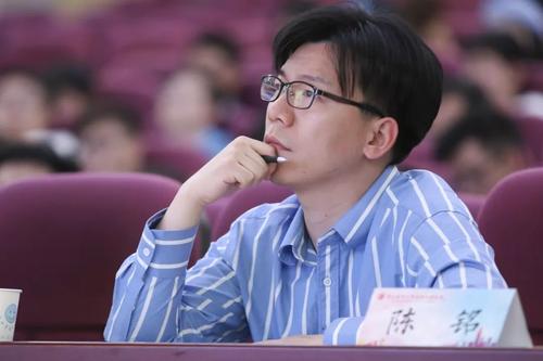 �����������ϼ�黹���人��ѧ�ν��� ������ʦ������ʲô