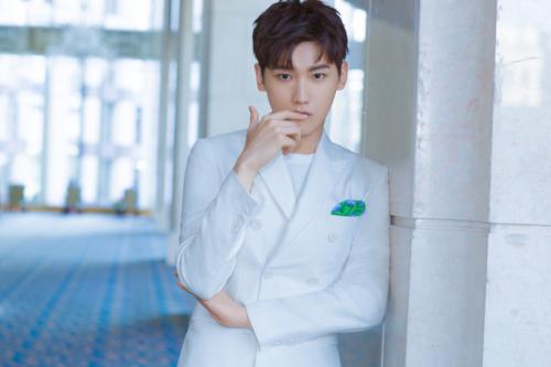 �����ּ�������Ϊ����ٺ���ʷ��Ƥ ��������ǰ�����Ӽ���ǰ��Ƭ