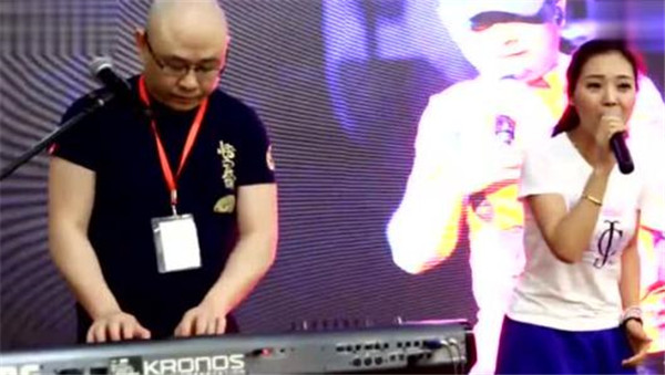 云朵为什么离开刀郎决裂了吗原因 云朵和刀郎是什么关系有私情吗