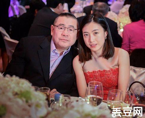 刘銮雄不得不转正甘比 甘比一看就是厉害之人厉害之处命理富贵吗