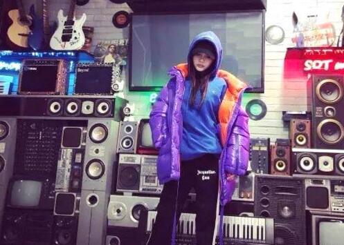 ������ʵ��С���Ʒ˽������ʷǰ���Ѷ���˭ ��С�Ѧ֮ǫ��ϵ��