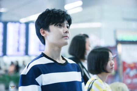 �����Ů��������ѩӭ������ɶ��ϵ������ ����������͵����Ȱ�