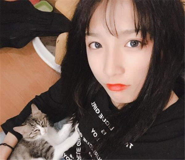 �������еĻ���Ů����ȡ�򿪰� abbily���λԺ�������һ������