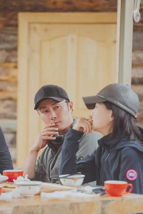 章贺有新的女朋友吗 郭柯宇再见爱人里说章贺不缺女孩是什么意思