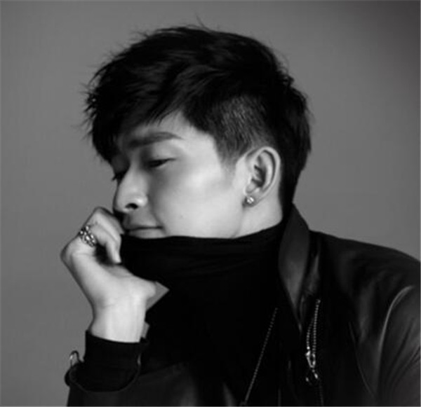 �ź���ͥ�����ع⸸ĸ����ʲô�� �ź�Ϊʲô��ô��Ǯ�Ǹ�������