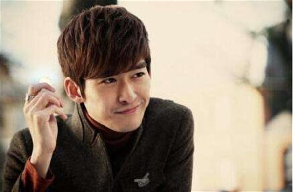 �ź���ͥ�����ع⸸ĸ����ʲô�� �ź�Ϊʲô��ô��Ǯ�Ǹ�������