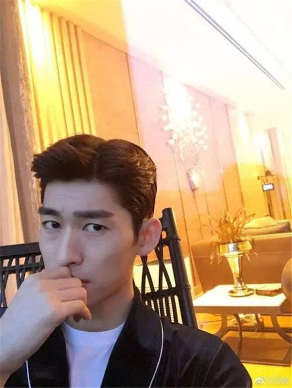 �ź���ͥ�����ع⸸ĸ����ʲô�� �ź�Ϊʲô��ô��Ǯ�Ǹ�������