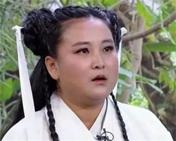 贾玲以前瘦时的照片 为什么贾玲突然变胖的原因揭秘