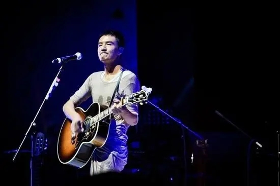 ����:���ĸ�ĸ���Ǳ�����ѧ���� ���������� ����Ϊ����Ȧ������