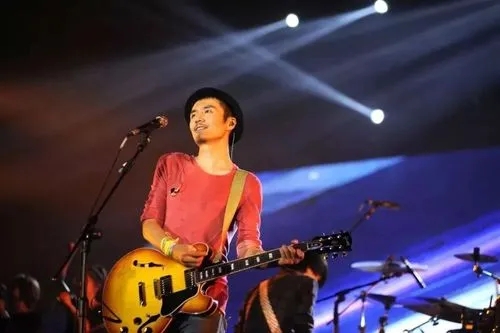 ����:���ĸ�ĸ���Ǳ�����ѧ���� ���������� ����Ϊ����Ȧ������