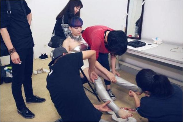 ��Ī����ôͻȻ��������״ ��Ī���̨ˣ���ƻ�������ô����