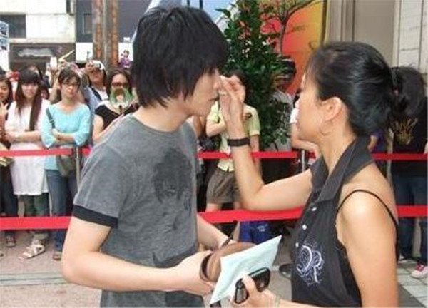 �����ھ��������л�������Ƭ������� ������Ϊʲô��ϲ�����л�