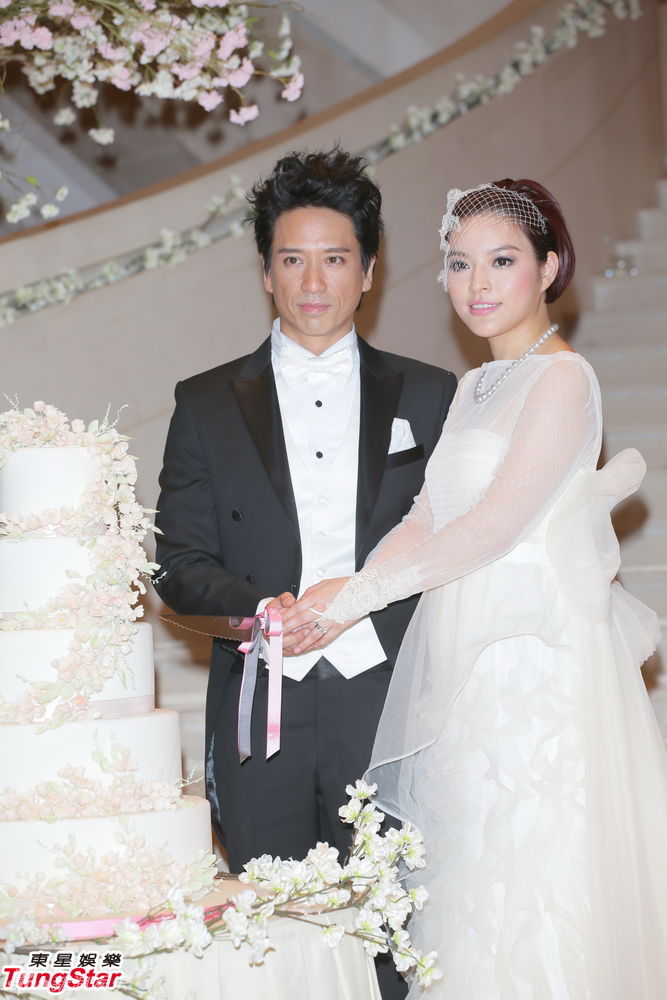 港星叶佩雯现状得什么怪病手肿得像萝卜图 叶佩雯郭伟亮离婚真相