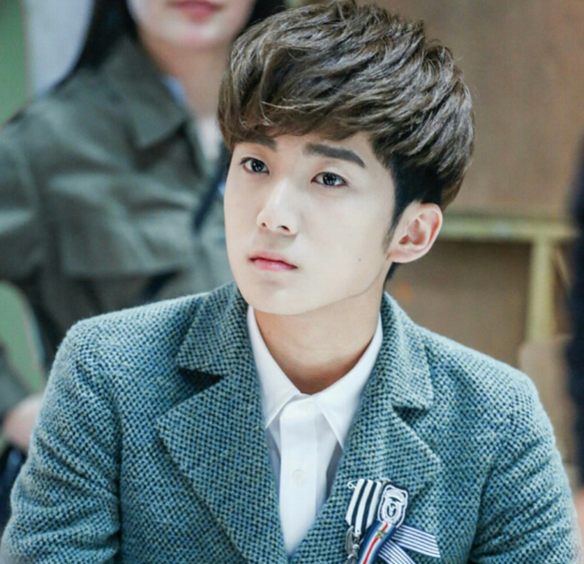 ���ӷ������鱻��Ů����˭��Ƭ�ع� X�������Ź��ӷ����ϱ���