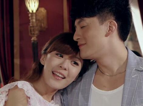 孙艺洲结婚李金铭为什么哭 孙艺洲爱过李金铭曾经是情侣真的吗