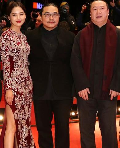 辛芷蕾不可思异紧身裤露上半身照 辛芷蕾为什么嫁给孙周