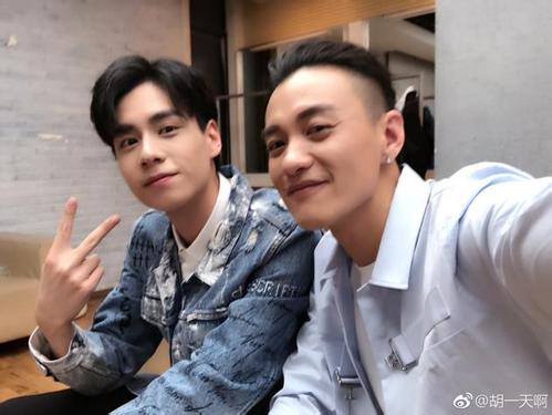 ��һ��Ϊʲô�к���ʦ ��һ������û��190 ��һ��4��ǰ������Ƶ