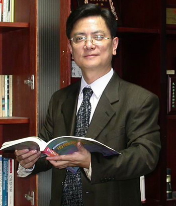 ���ݴ�ѧУ��֣ǿ�ں�ս�˵��ʲô ֣ǿ�������϶������ӽ�����