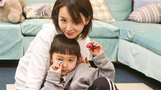 ��ɯһ������ȫ�Ҹ���Ƭ �Ϲ����۾����Ľ�˶��ͷ���ƾ���ǰ����