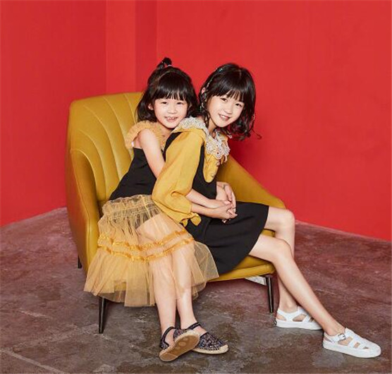 ½����̥����¶����ʲô���� ½�㵽���м�������һ�������Ƭ