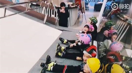 ½����̥����¶����ʲô���� ½�㵽���м�������һ�������Ƭ