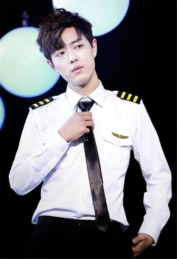 肖战出道前女友郑有美长什么样后悔吗 肖战王玉雯是真吻还是借位