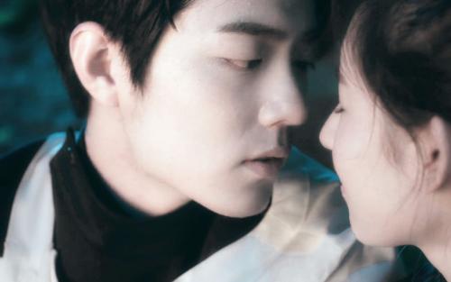 肖战出道前女友郑有美长什么样后悔吗 肖战王玉雯是真吻还是借位