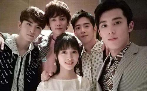 �����������°����ӹ�ϵ������һ���� ����������������Խ��Խ��