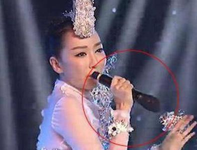 萨顶顶假唱是故意的吗为什么假唱 萨顶顶现在怎么样了为什么不火