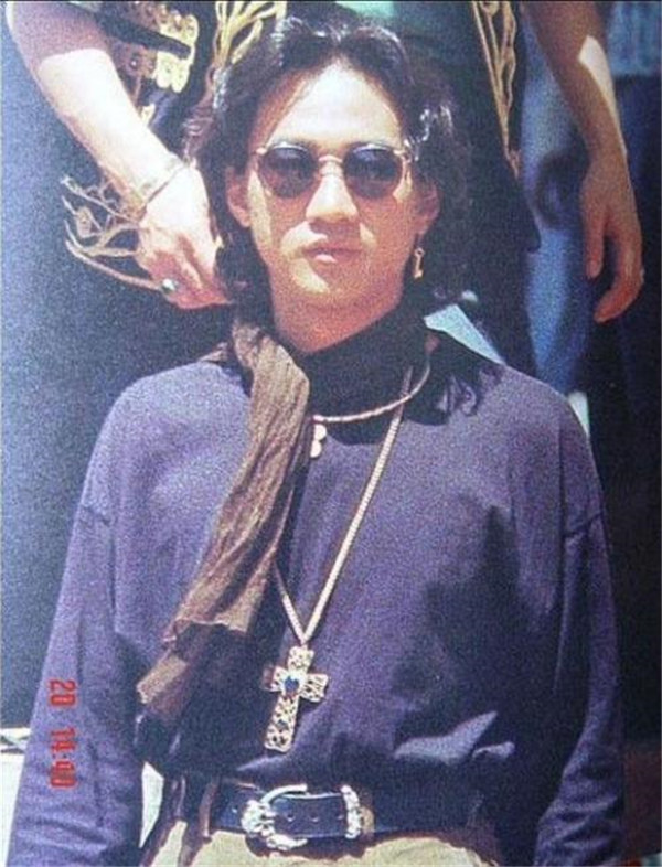 黄家驹怎么死的是意外还是谋杀 为什么说黄家驹还活着当年有多牛