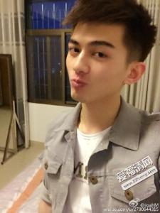 �ǳ�������־��΢���������ϼ�ͥ������ʷǰŮ�� ��־�����׹�˭