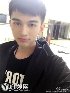 �ǳ�������־��΢���������ϼ�ͥ������ʷǰŮ�� ��־�����׹�˭