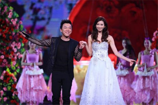 林志玲承认与黄渤热恋在一起了吗 林志玲为什么喜欢黄渤是炒作吗