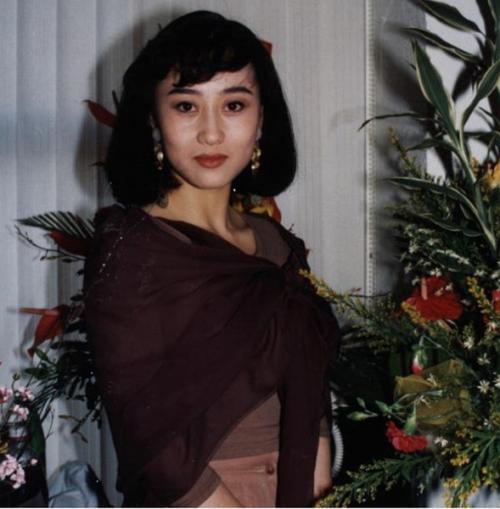 利智为何不能嫁给赌王二太为何容不下她 利智和赌王在一起过吗