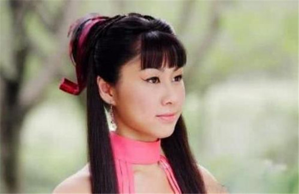 胡定欣为什么那么恶心9年勾7男 为什么当年都排挤胡定欣人缘差吗