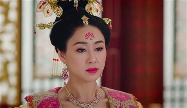 胡定欣为什么那么恶心9年勾7男 为什么当年都排挤胡定欣人缘差吗