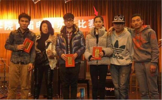 ������ǰŮ������ŵͼƬ ����������ǰŮ��Ϊʲôû�޳�����