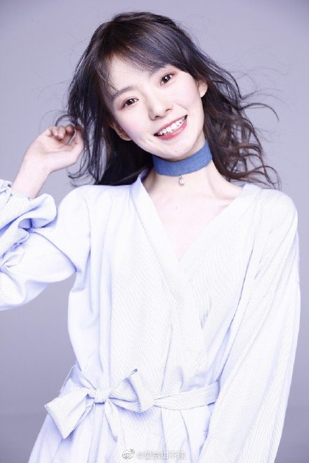 ����һ��У����׿诺�����Ʒ���ñ��ż� ��׿诱�����ͬѧ����