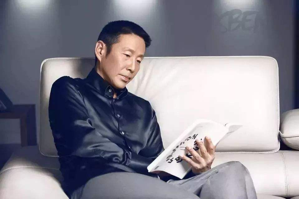 ��Ա�µ���������λ��м������� �µ�������С��Ĺ�ϵ��һ���