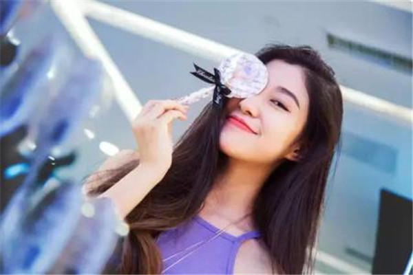 ��ӳ������ӳ��������Ůѧ�� ��ӳ���ǰ�����Ѫ��ĸ��������