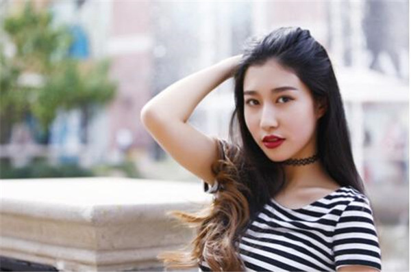 ��ӳ������ӳ��������Ůѧ�� ��ӳ���ǰ�����Ѫ��ĸ��������